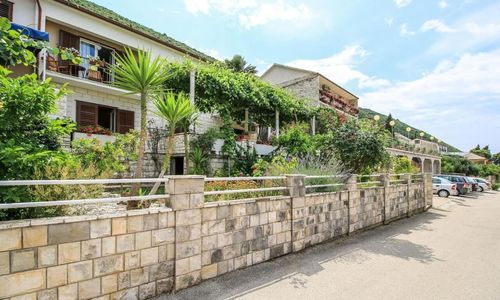 Apartments Ivana Trpanj