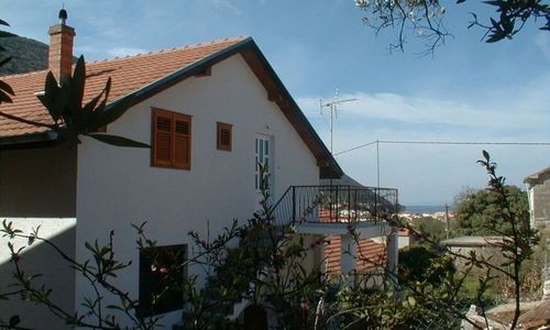 Apartment Vido Trpanj