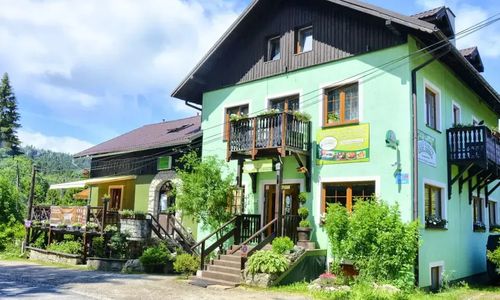 Zajazd Karłów Restauracja &Pokoje Gościnne