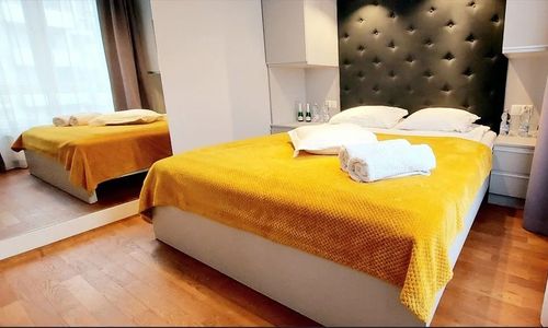 Miodowy apartament z balkonem, garażem, huśtawką, Rzeszów