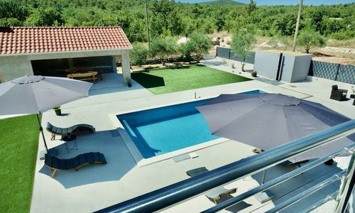 Apartment Mario - with pool Primorski Dolac