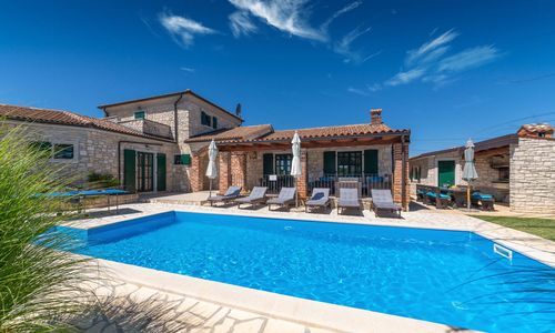 Villa Una u istarskom stilu s bazenom Vizinada