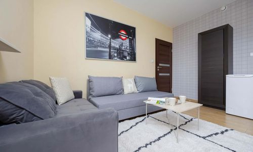 Fabryczna 9 | Przytulne mieszkanie | W pobliżu Torwaru