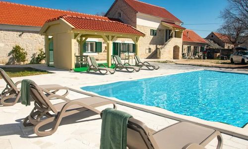 House Villa Karaga Oklaj