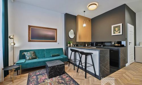 Kolorova Bottle Green