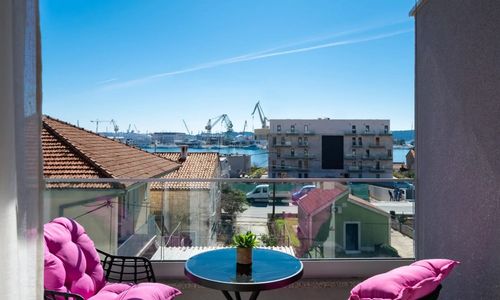 Apartment Lana Donji Seget