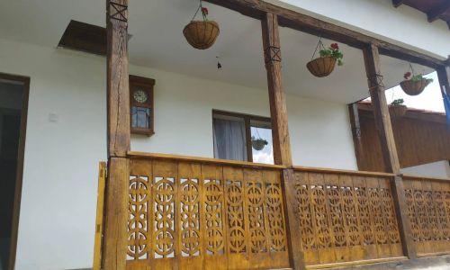 Casa Pridvor de Stoenești Bârlogu