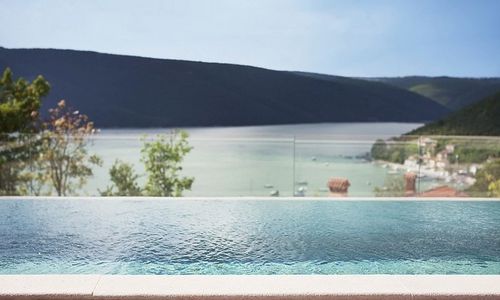Villa Royal Blue Trget