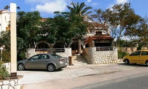Piano Apartman Lopar