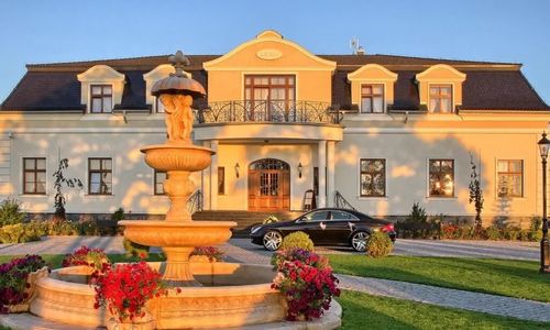 Hotel Dworek Komorno 