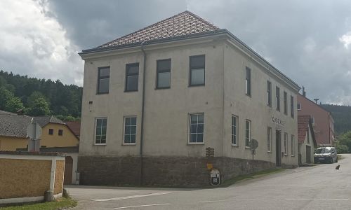 Frühstückspension AlteVolksschule Heinrichs