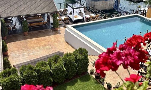 Casa Mustaciosul Dunarii Eselenita