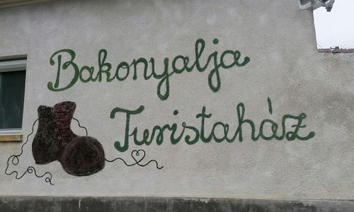 Bakonyalja Turistaház Homokbödöge