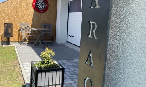 Garage Apartment Győrújbarát