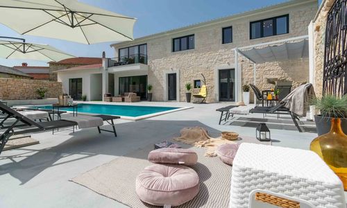 Designer Villa Simone Kringa Tinjan