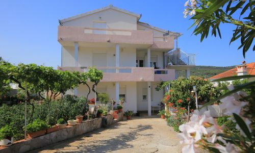 Apartmanok A Tenger Mellett Vinisce, Trogir - 24197 Vinišće