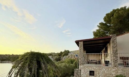 House Franceskini Sali