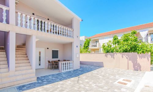 Apartments Mucaj Vir