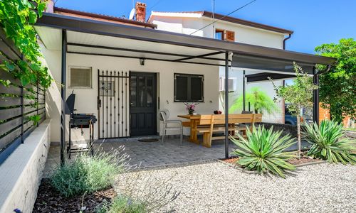 House Miha Tar