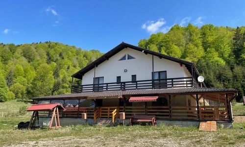 Cabana Turistică Izvorul Muntelui Budacu de Sus