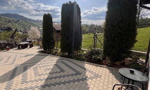 Casa de pe Deal Sadova