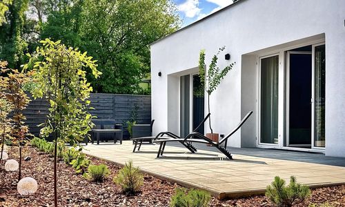 Nowoczesny Dom z Ogrodem w Warszawie