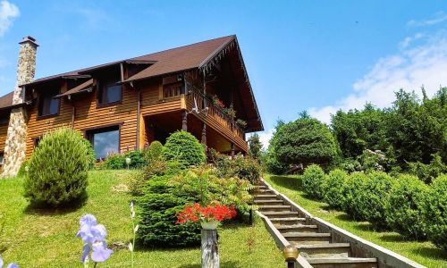 Cabana Montebello Colibita