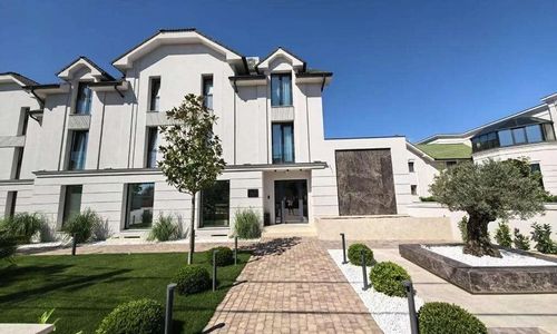 Royal Rooms by J'adore Lugoj