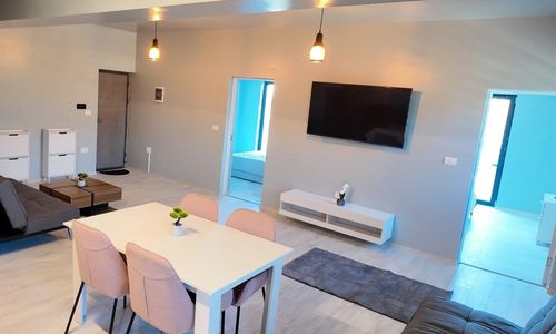 Apartament via Carmina Vladimirescu