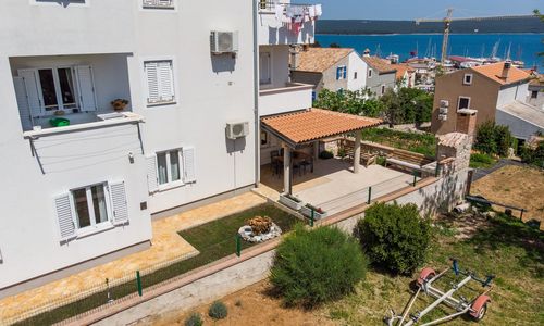 Apartment Mirna Nerezine
