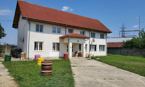 Casa Monica Târgu Cărbuneşti