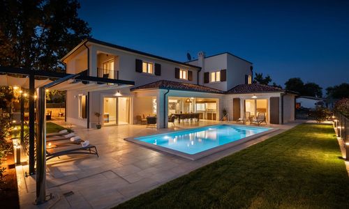 Villa Villa Maxime s bazenom, saunom i whirlpool-om Nova Vas
