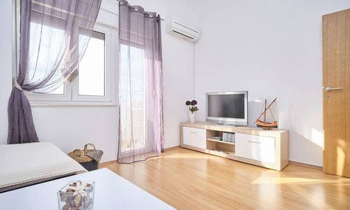 Apartment Mark Split