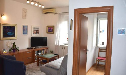 Old Town Art Apartment Split