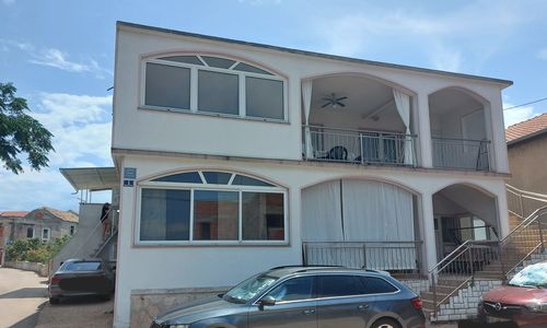 Apartmanok Parkolóhellyel Pirovac, Sibenik - 25146 Pirovac