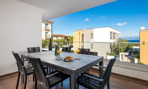 Villa Rova – Apartment With a Seaview Malinska