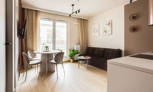 Kamienica przy kinie - Blisko MTP Poznań