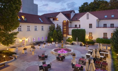 Kristály Imperial Hotel Tata