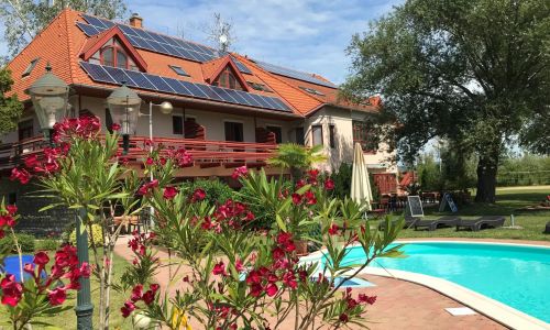 Zsanett Hotel Balatonkeresztúr