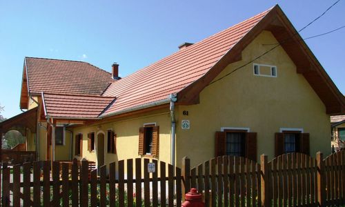 Benkő Vendégház Kiskutas