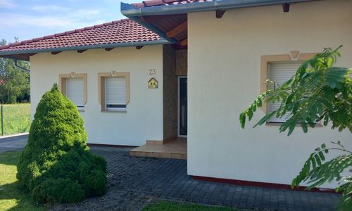 Petra Apartmanház Kehidakustány