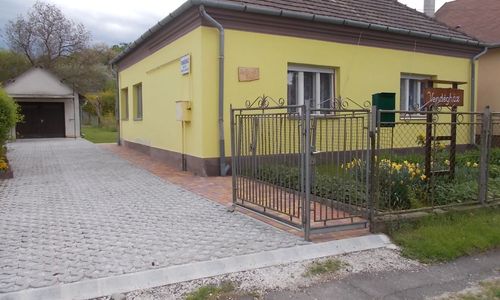 Hencz Vendégház Bázakerettye