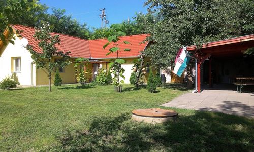 Tóparti Vendégház Dunaújváros