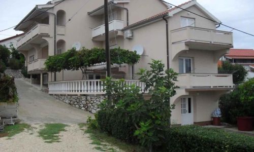 Apartmani Desanka Lopar