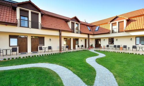 Petrény Borpanzió Egerszalók