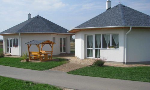 Kabóka Lovastanya Apartman Enying