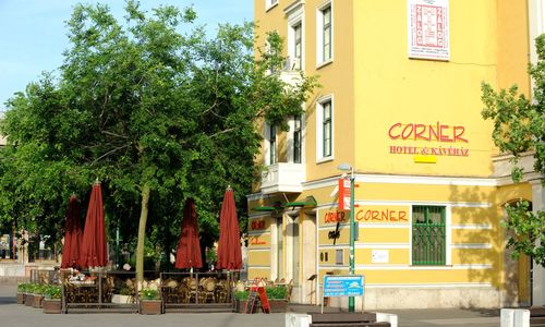 Corner Hotel Dunaújváros