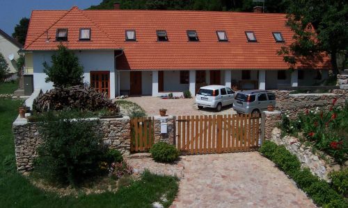 Bakonyi Apartmanház  Eplény