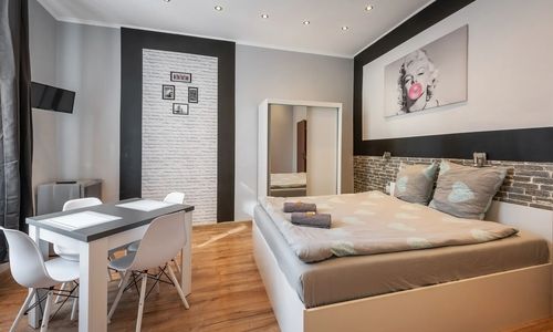 Hostel 70s and Queen Apartments Kraków