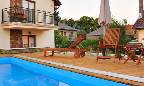 Barackvirág Apartmanház Tihany
